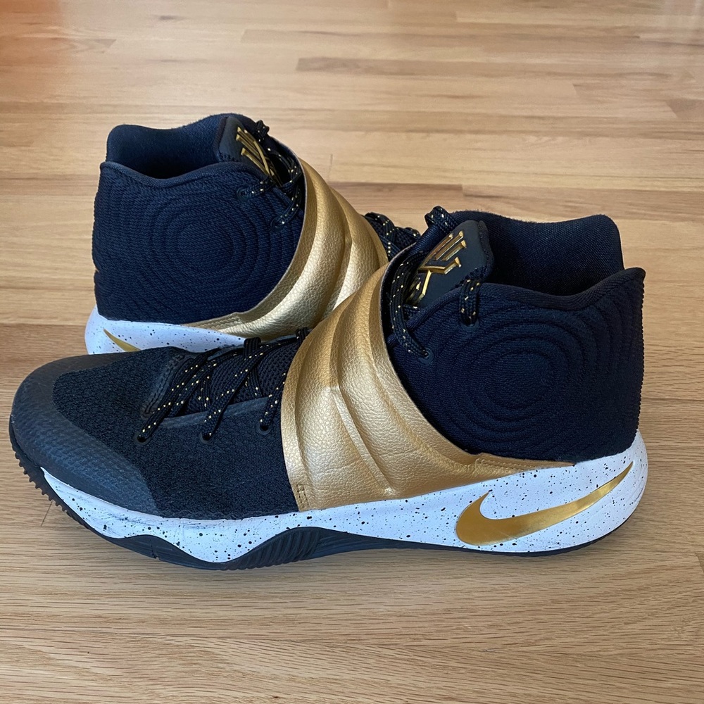 Nike iD - Kyrie 2 - Black and Gold